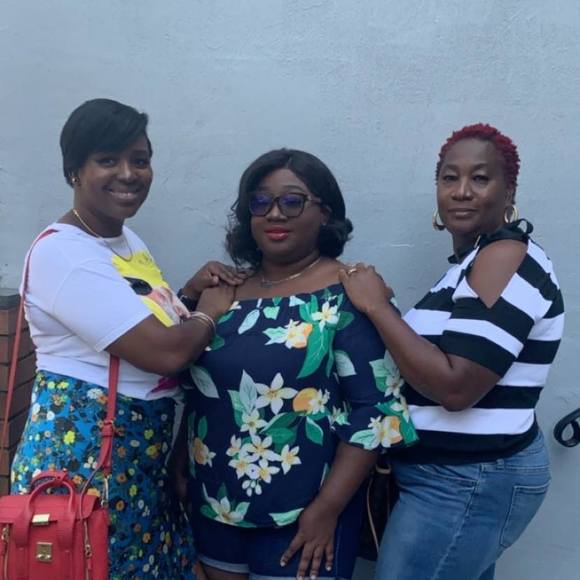 Meet your Posher, Camille - Picture 1 of 1